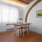 Borgo Campassini, * Monteriggioni