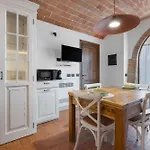 Borgo Campassini, Séjour à la ferme Monteriggioni