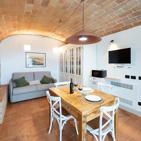 Borgo Campassini * Monteriggioni